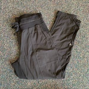 LuluLemon Studio Jogger Cropped